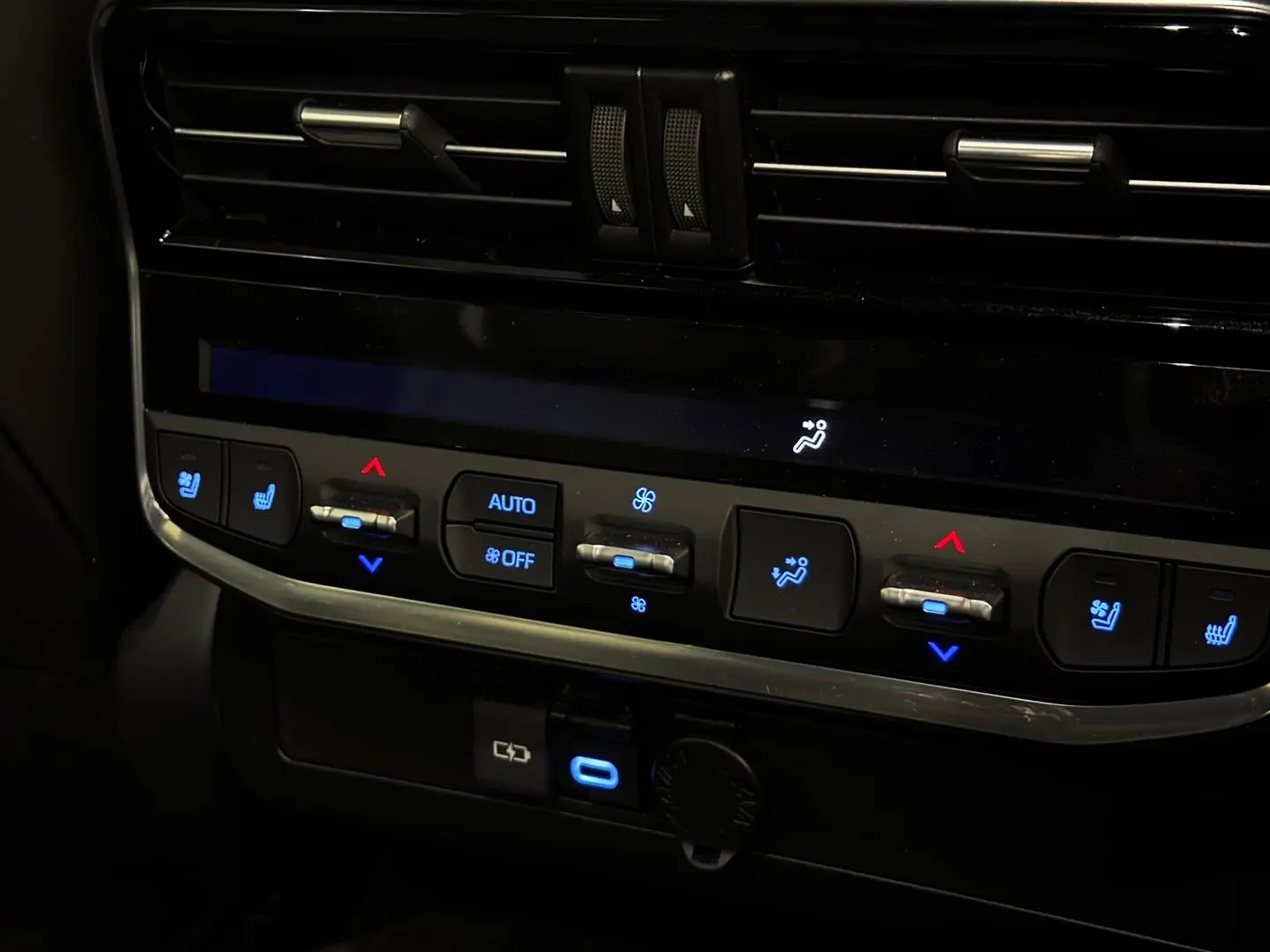 2023 Toyota Landcruiser Gallery Image 14