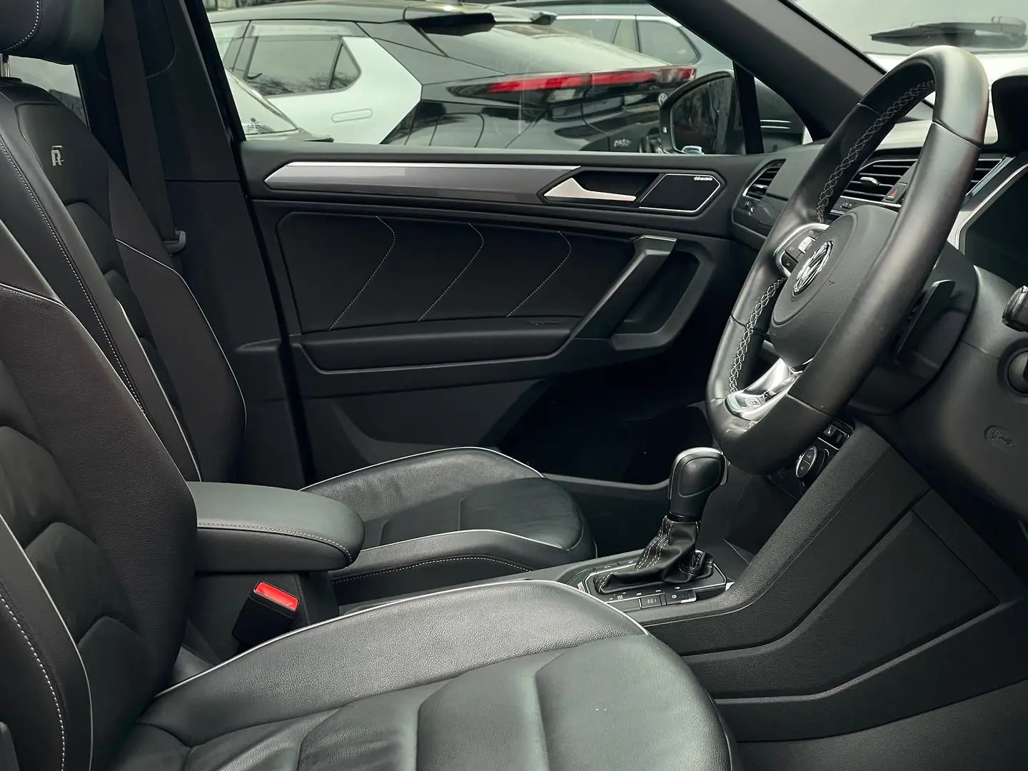 2021 Volkswagen Tiguan Gallery Image 12