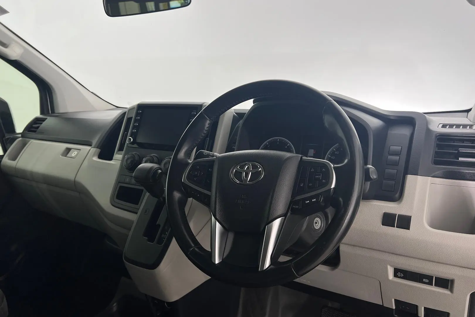 2020 Toyota Hiace Gallery Image 18