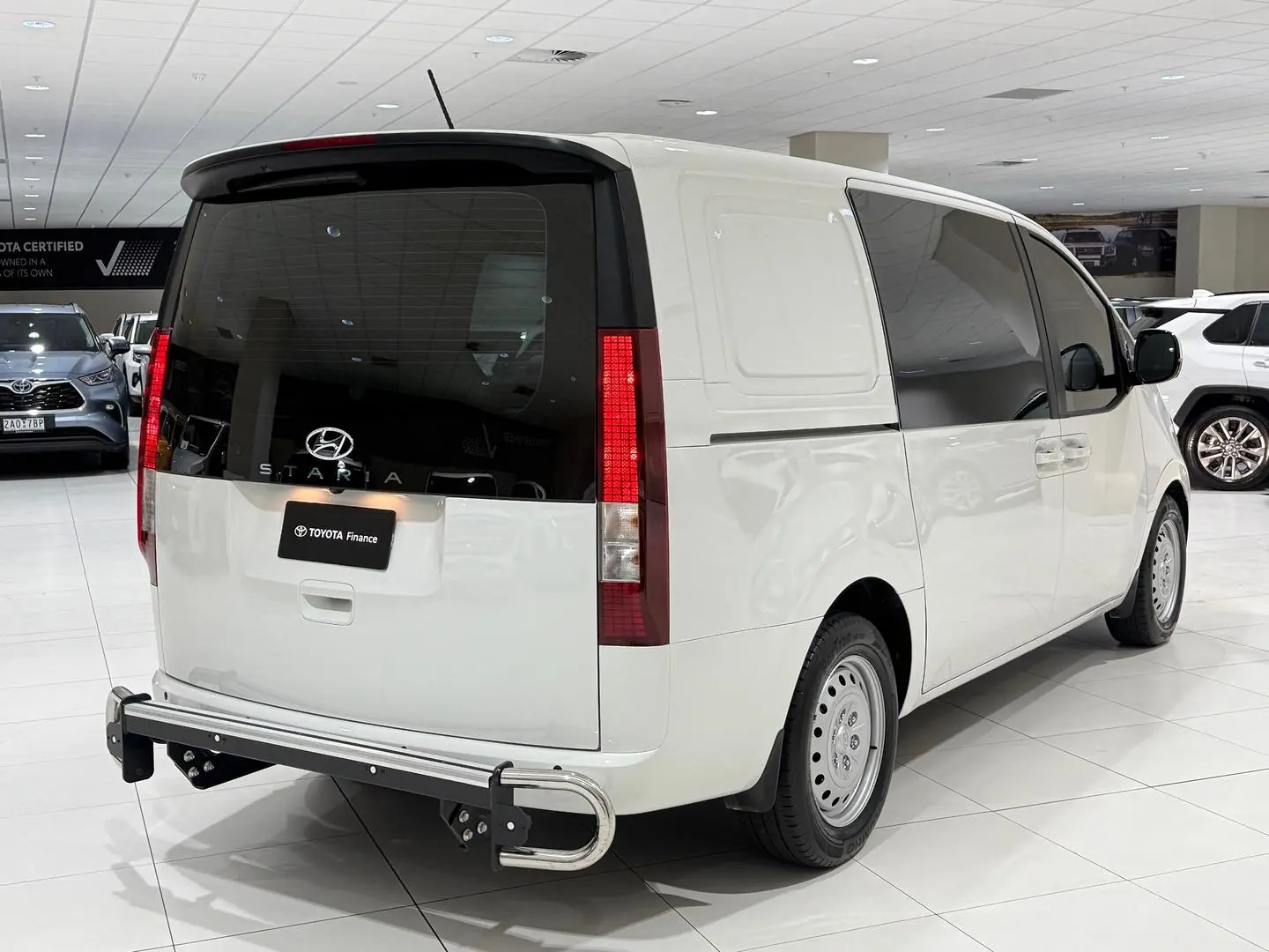 2023 Hyundai STARIA LOAD Gallery Image 10