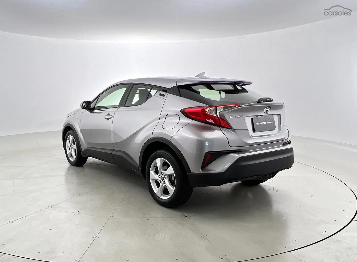 2018 Toyota C-HR Image 2