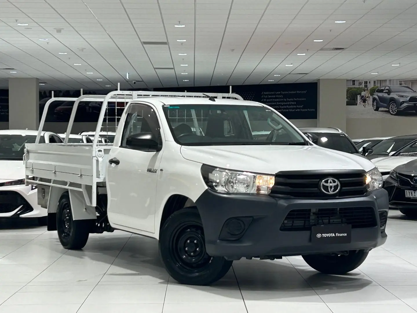 2016 Toyota Hilux Gallery Image 1