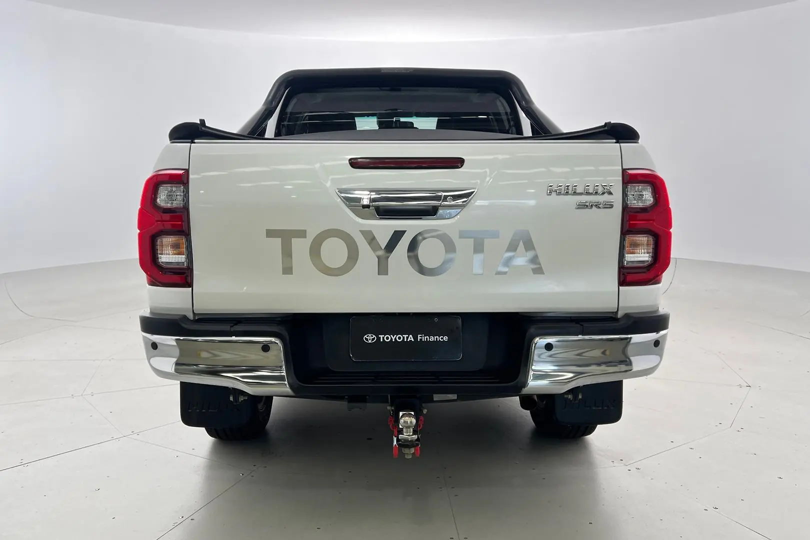 2020 Toyota Hilux Gallery Image 6