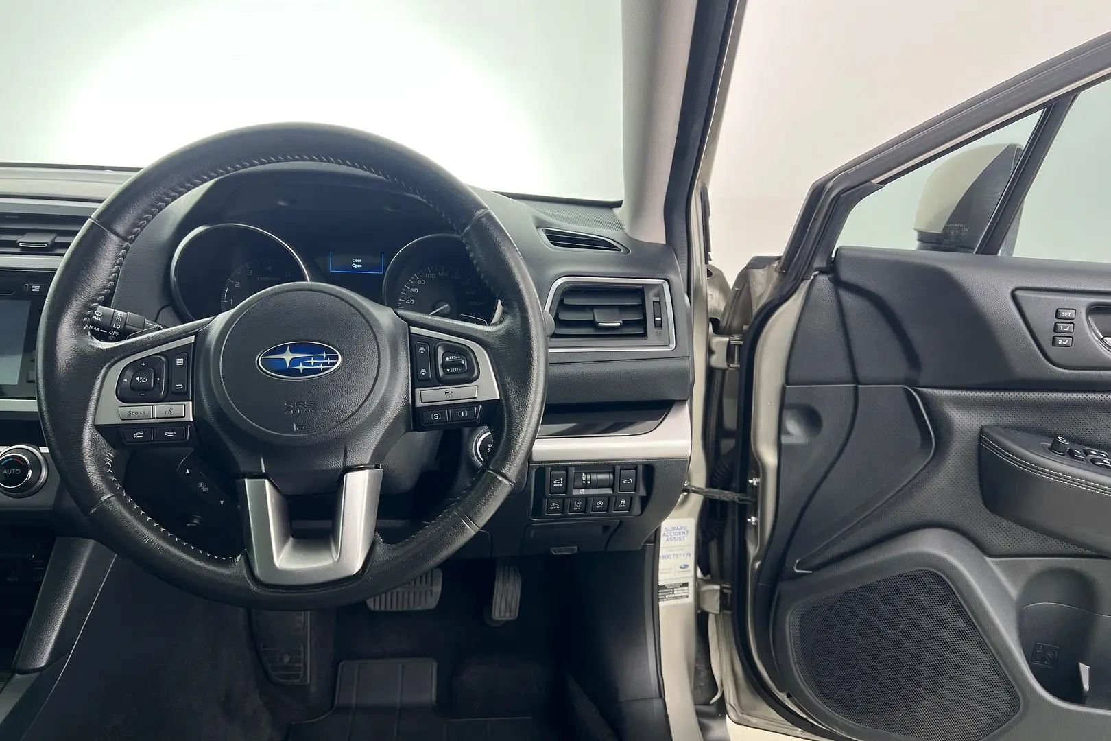 2015 Subaru Outback Gallery Image 16