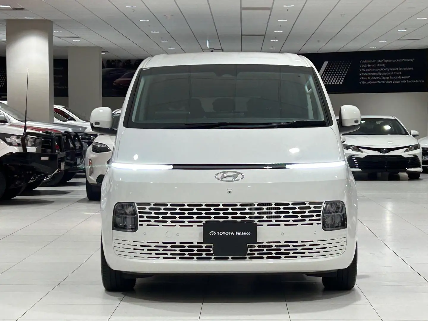 2022 Hyundai STARIA Gallery Image 4