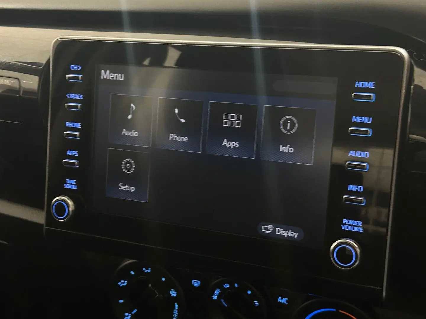 2020 Toyota Hilux Gallery Image 14