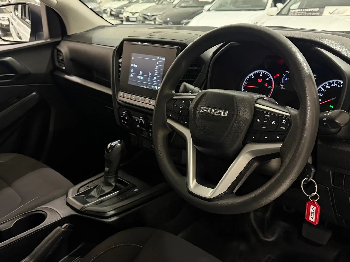 2023 Isuzu D-MAX Gallery Image 13
