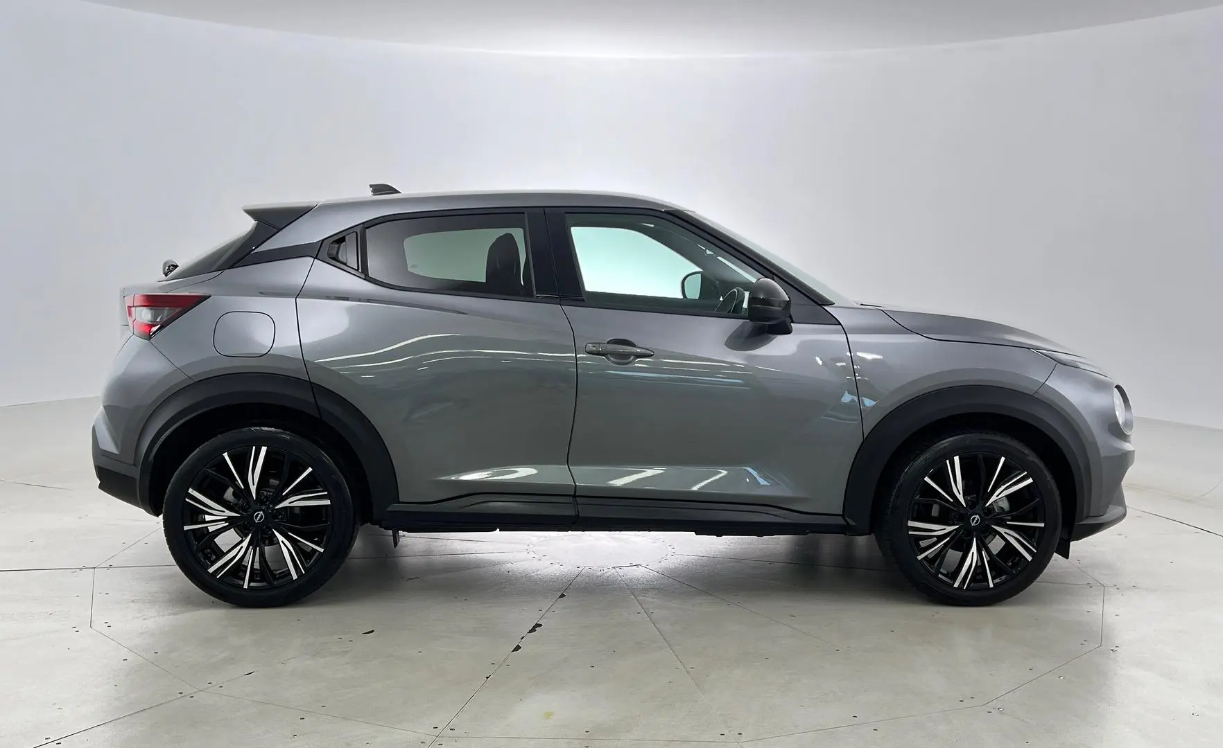 2023 Nissan Juke Gallery Image 3