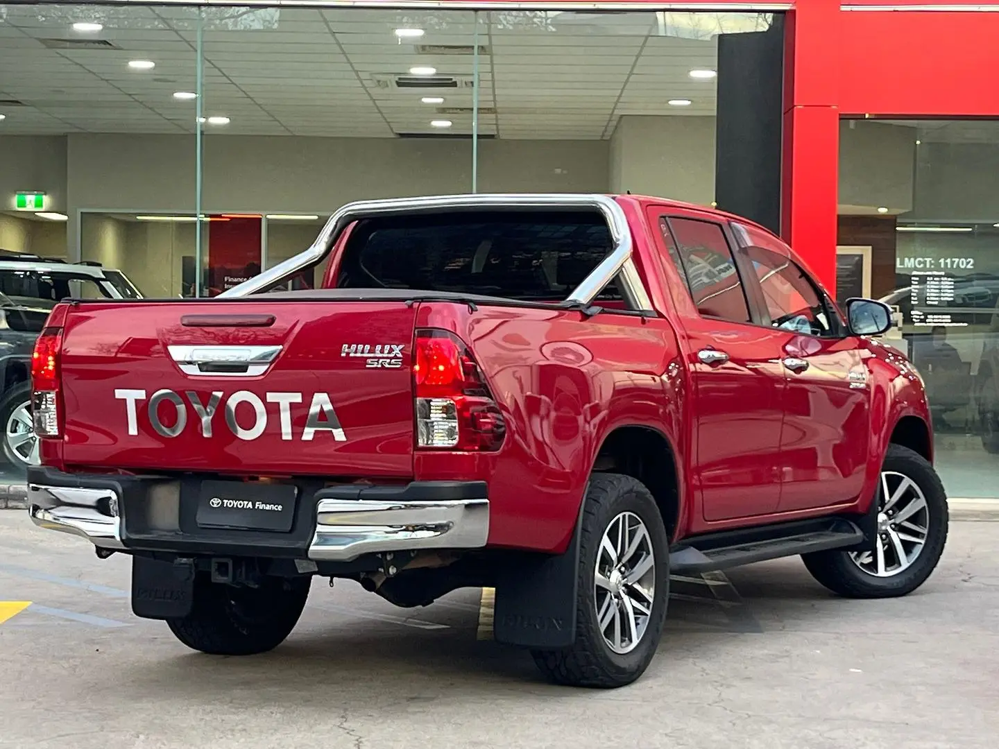 2016 Toyota Hilux Gallery Image 8