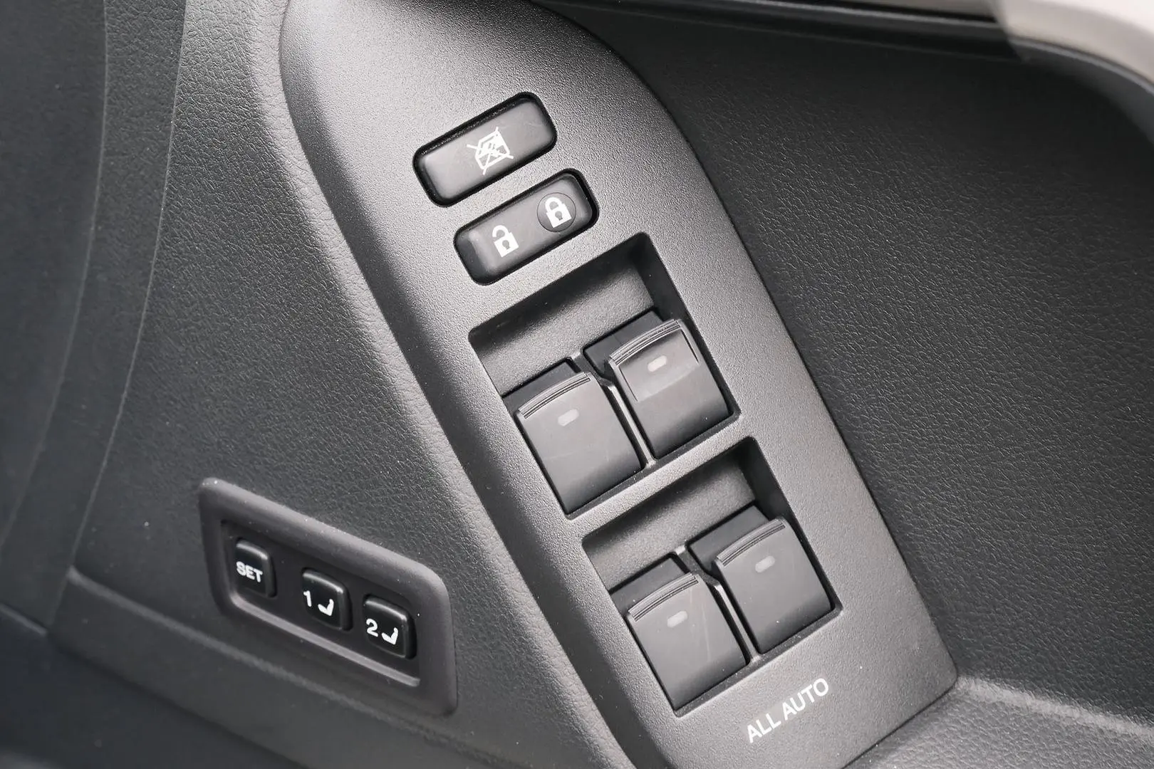 2023 Toyota Landcruiser Prado Gallery Image 18