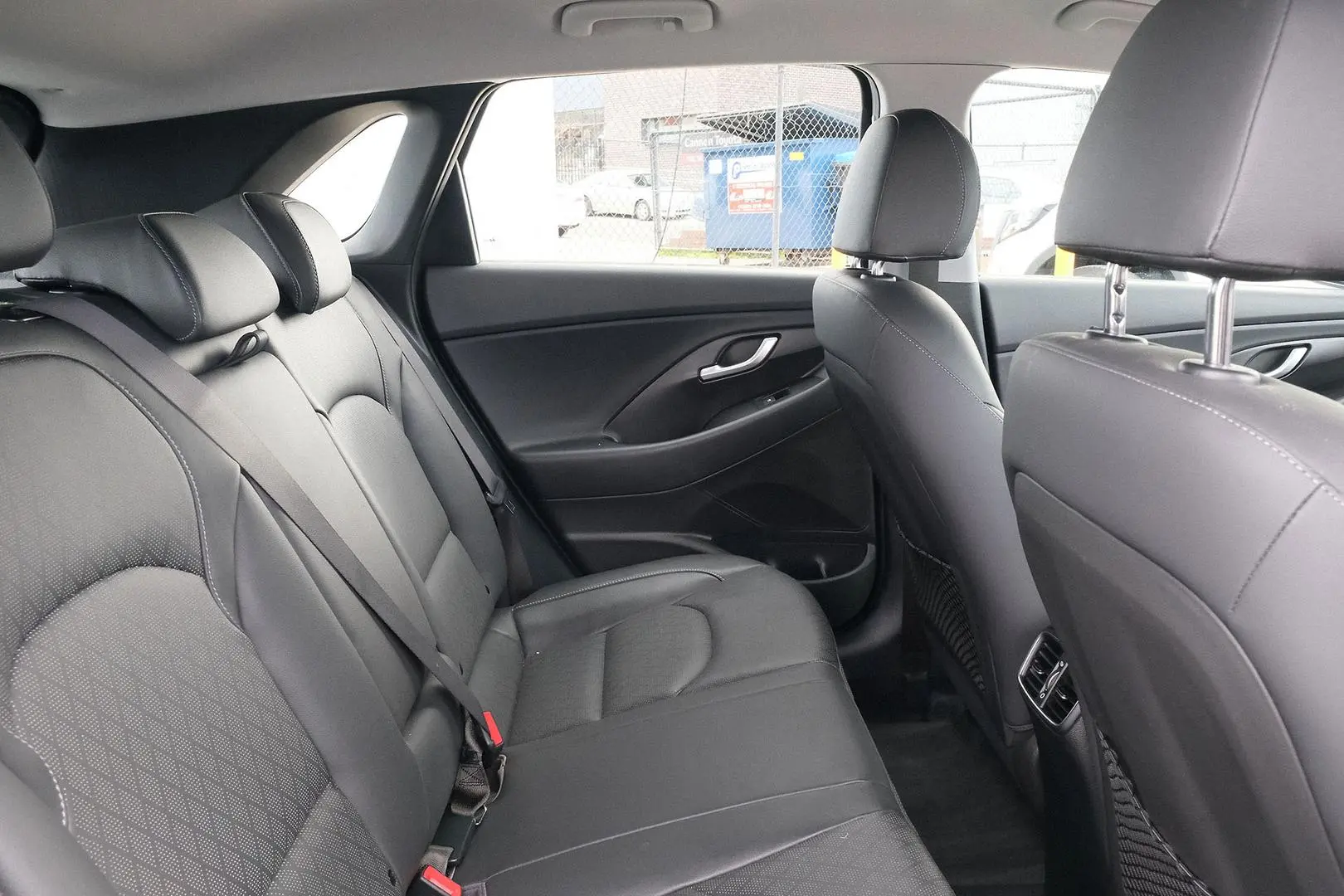 2021 Hyundai i30 Gallery Image 11