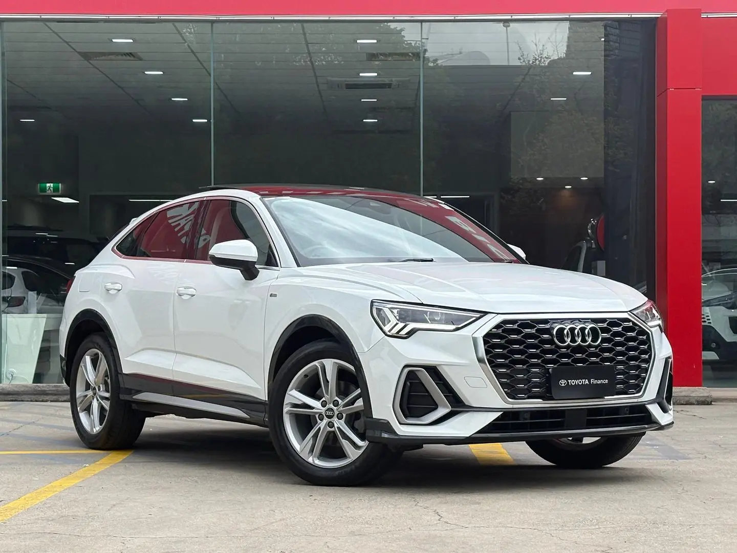 2020 Audi Q3 Gallery Image 1