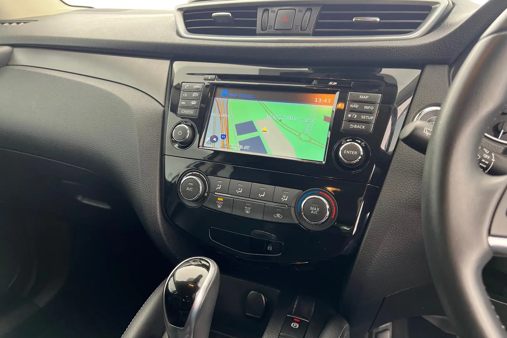 2019 Nissan QASHQAI Gallery Image 14