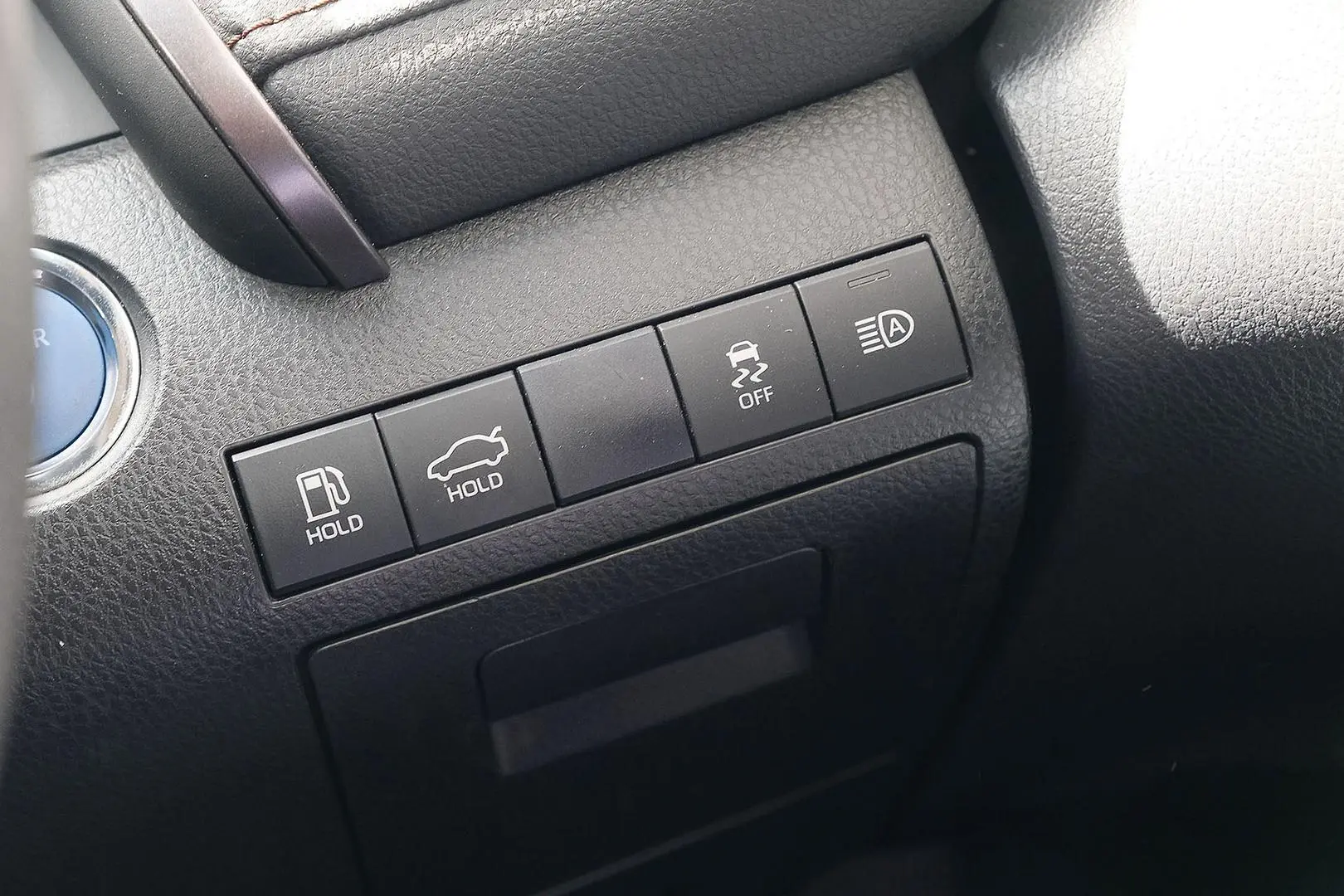 2020 Toyota Camry Gallery Image 22