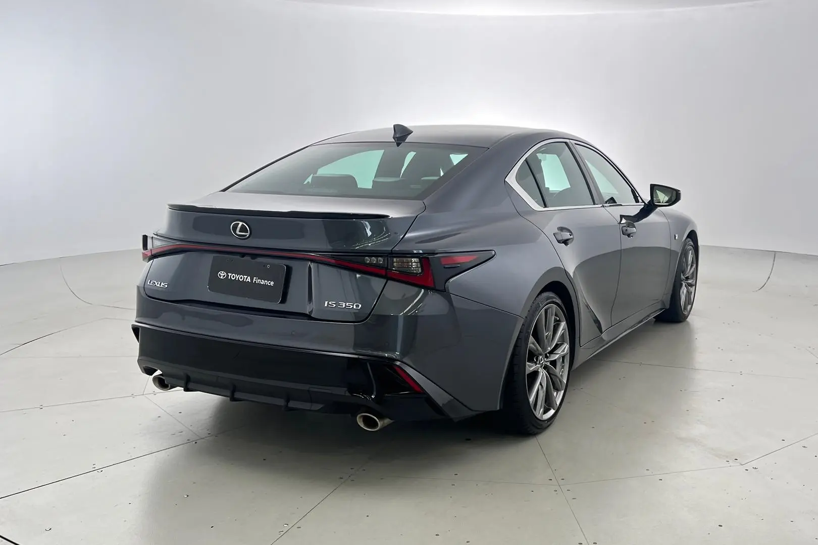 2021 Lexus IS Gallery Image 4