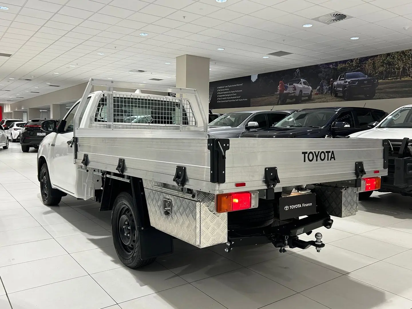 2024 Toyota Hilux Gallery Image 8