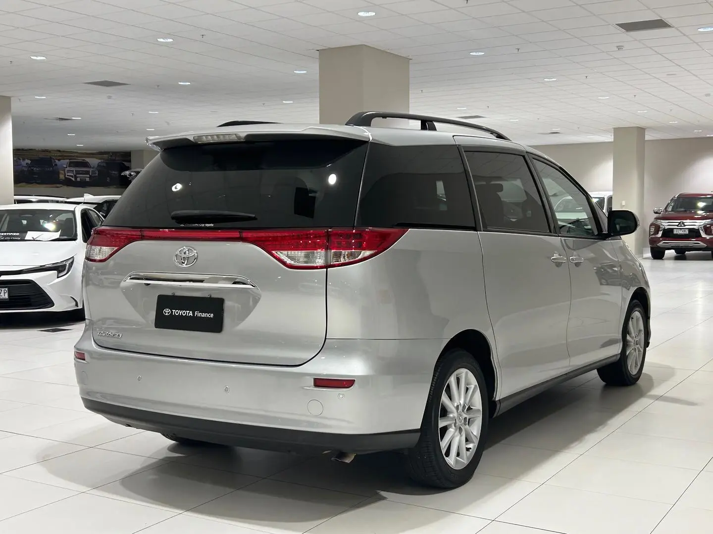 2019 Toyota Tarago Gallery Image 10