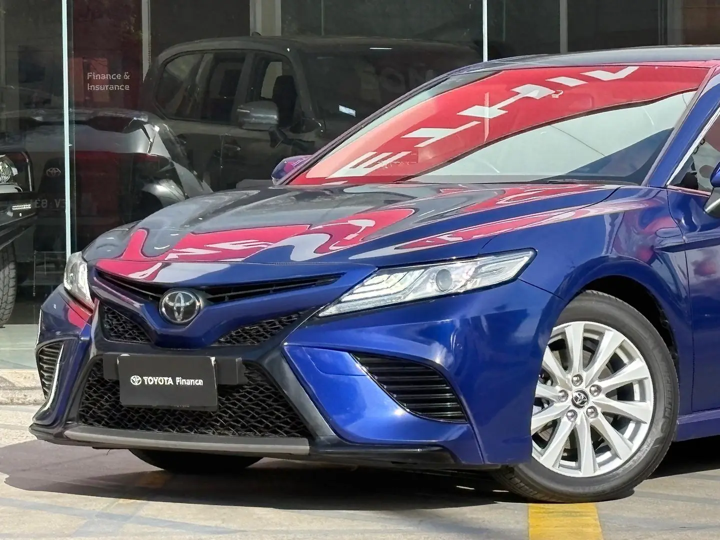 2019 Toyota Camry Gallery Image 6