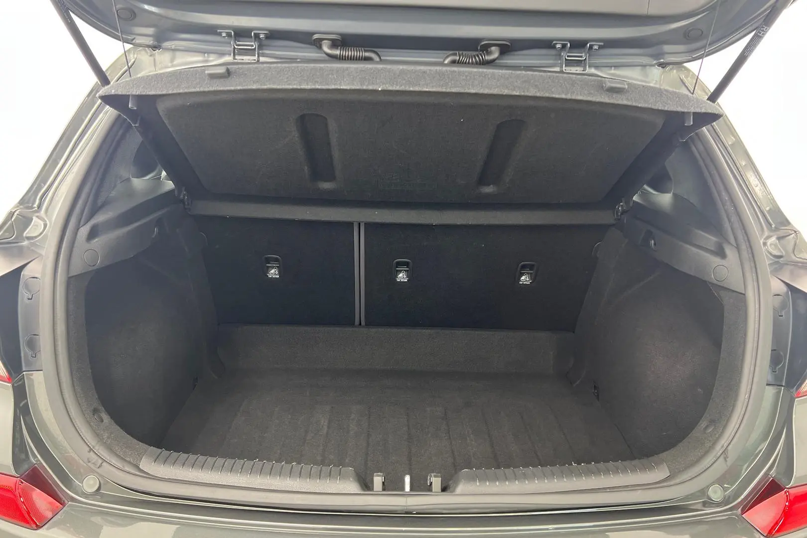 2021 Hyundai i30 Gallery Image 9