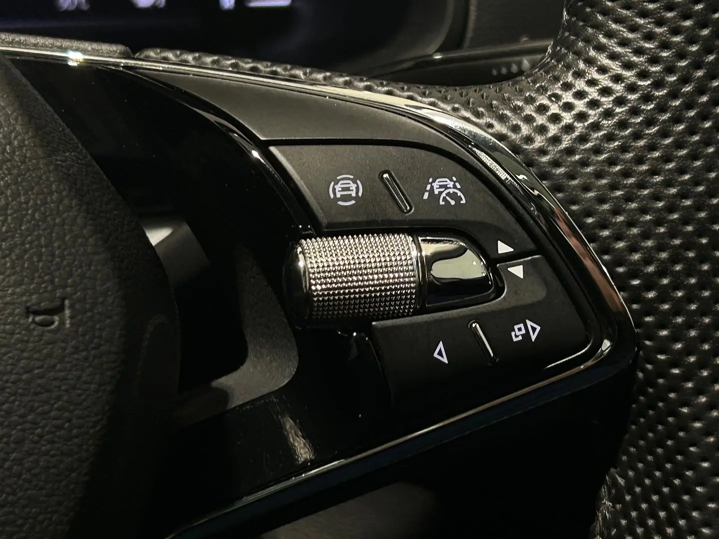 2021 SKODA Karoq Gallery Image 23