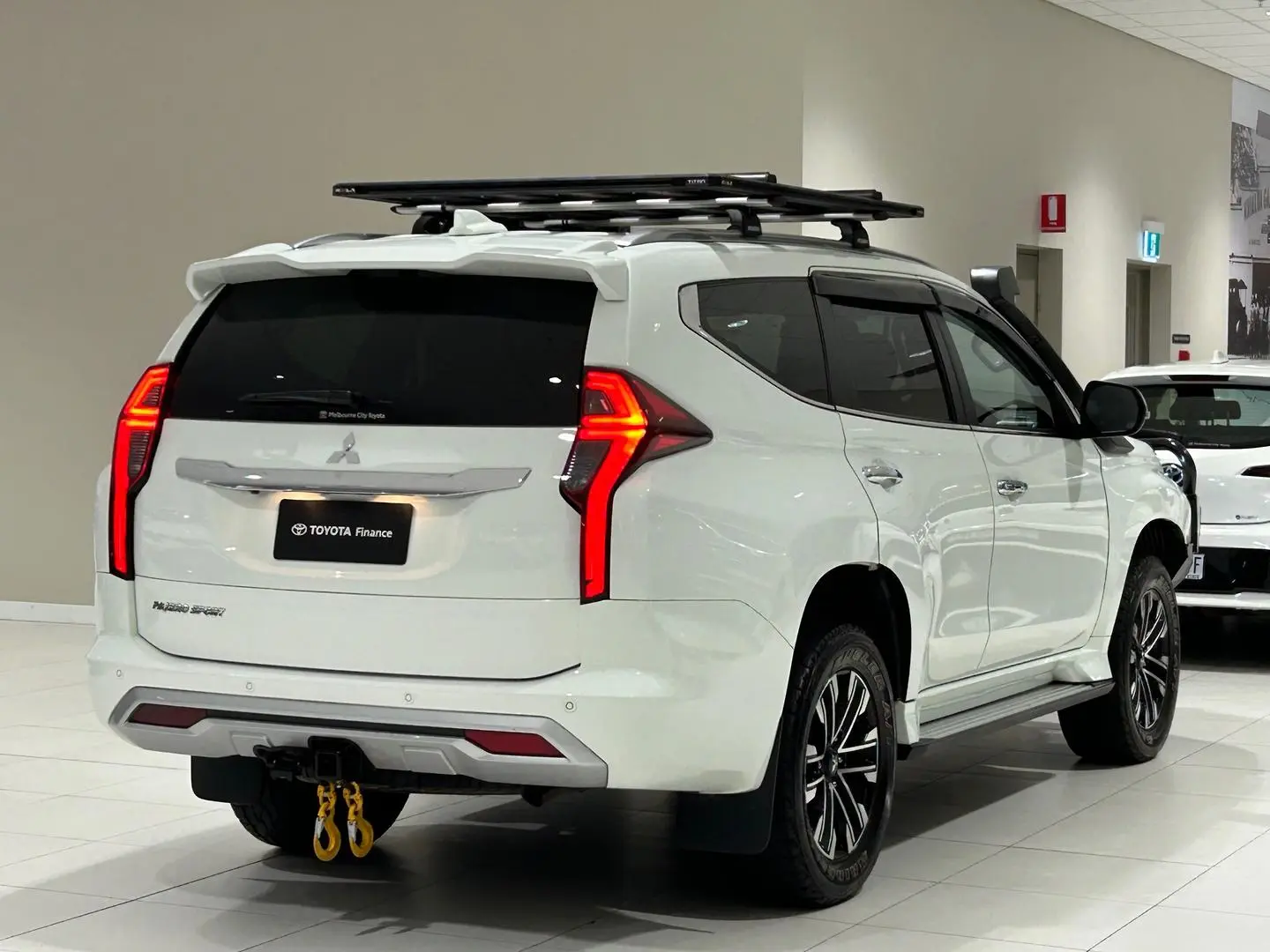 2021 Mitsubishi Pajero Sport Gallery Image 10