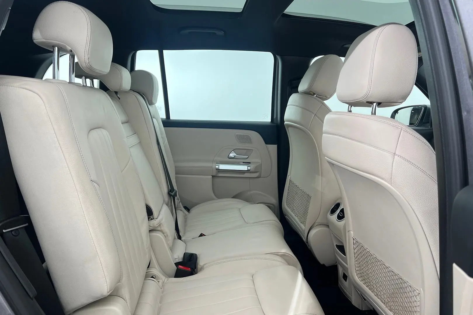 2021 Mercedes-Benz GLB-Class Gallery Image 8