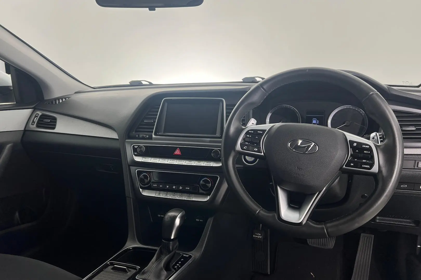 2018 Hyundai Sonata Gallery Image 11