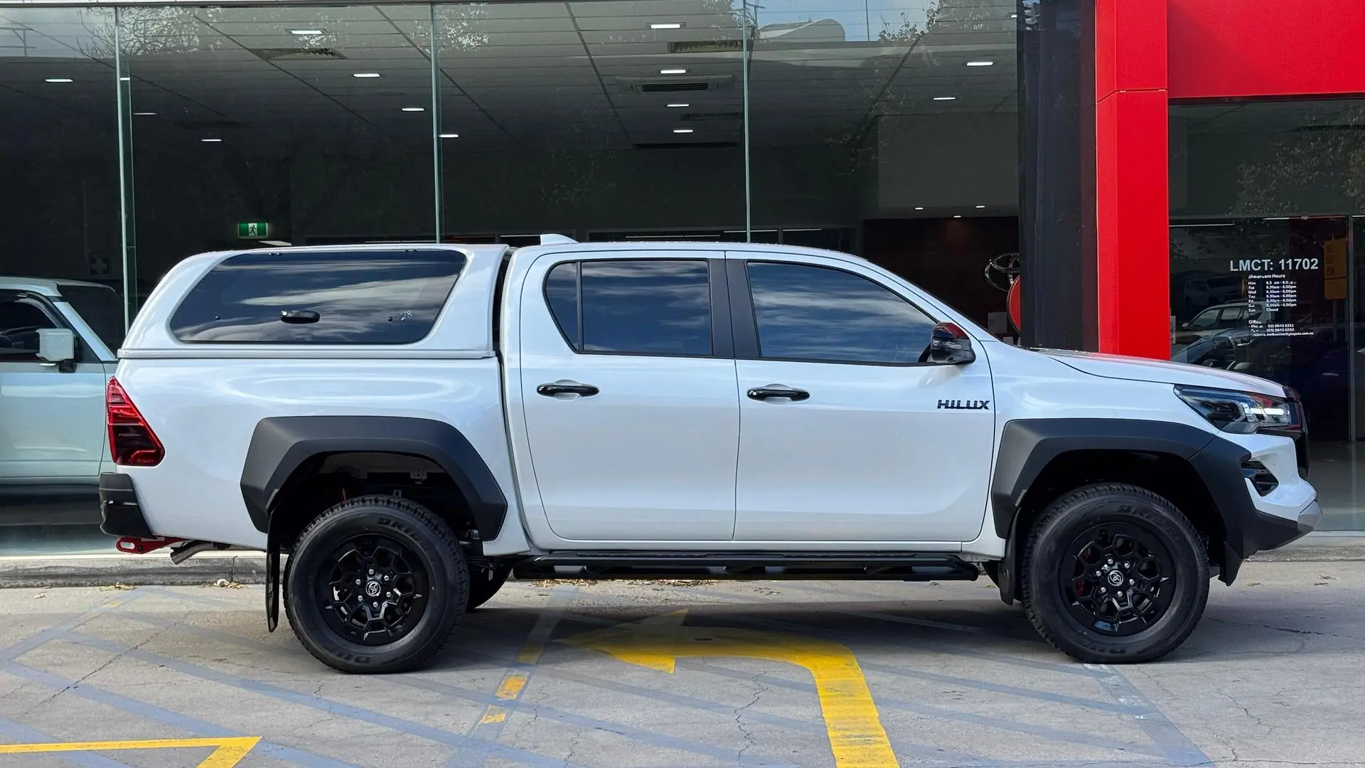 2024 Toyota Hilux Gallery Image 6