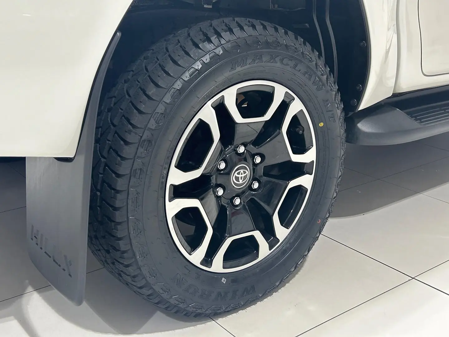 2021 Toyota Hilux Gallery Image 11