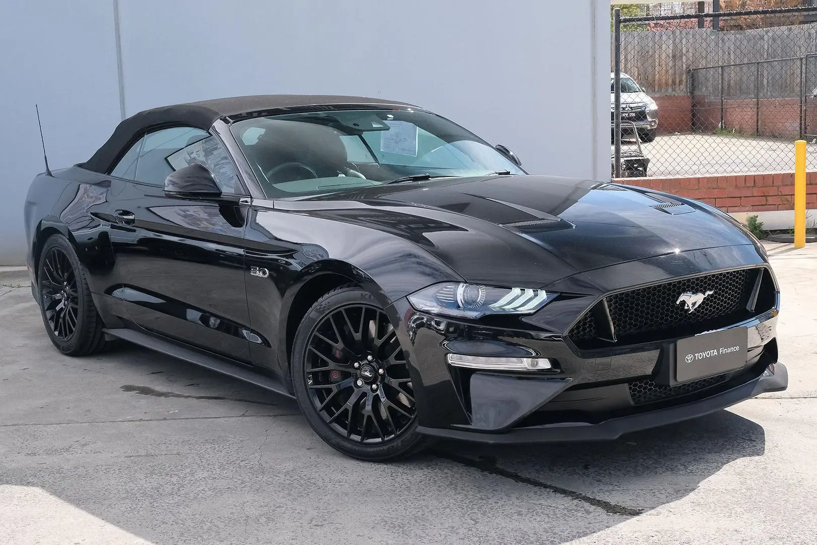 2018 Ford Mustang Gallery Image 2