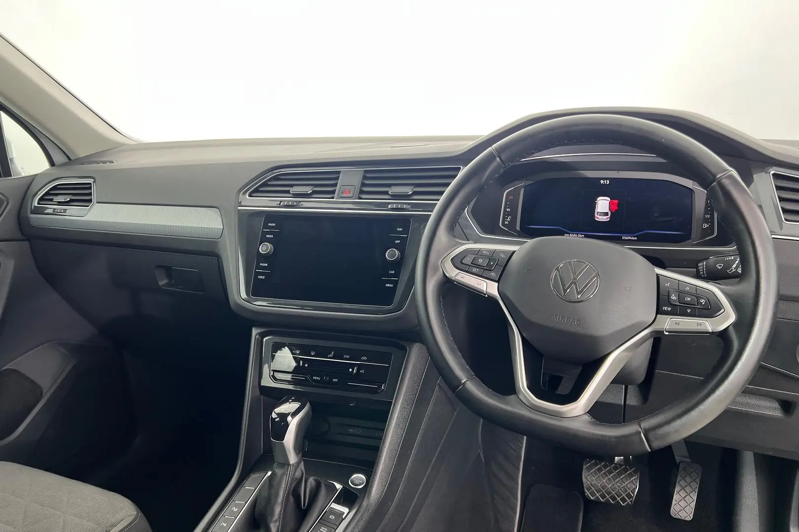 2023 Volkswagen Tiguan Gallery Image 12