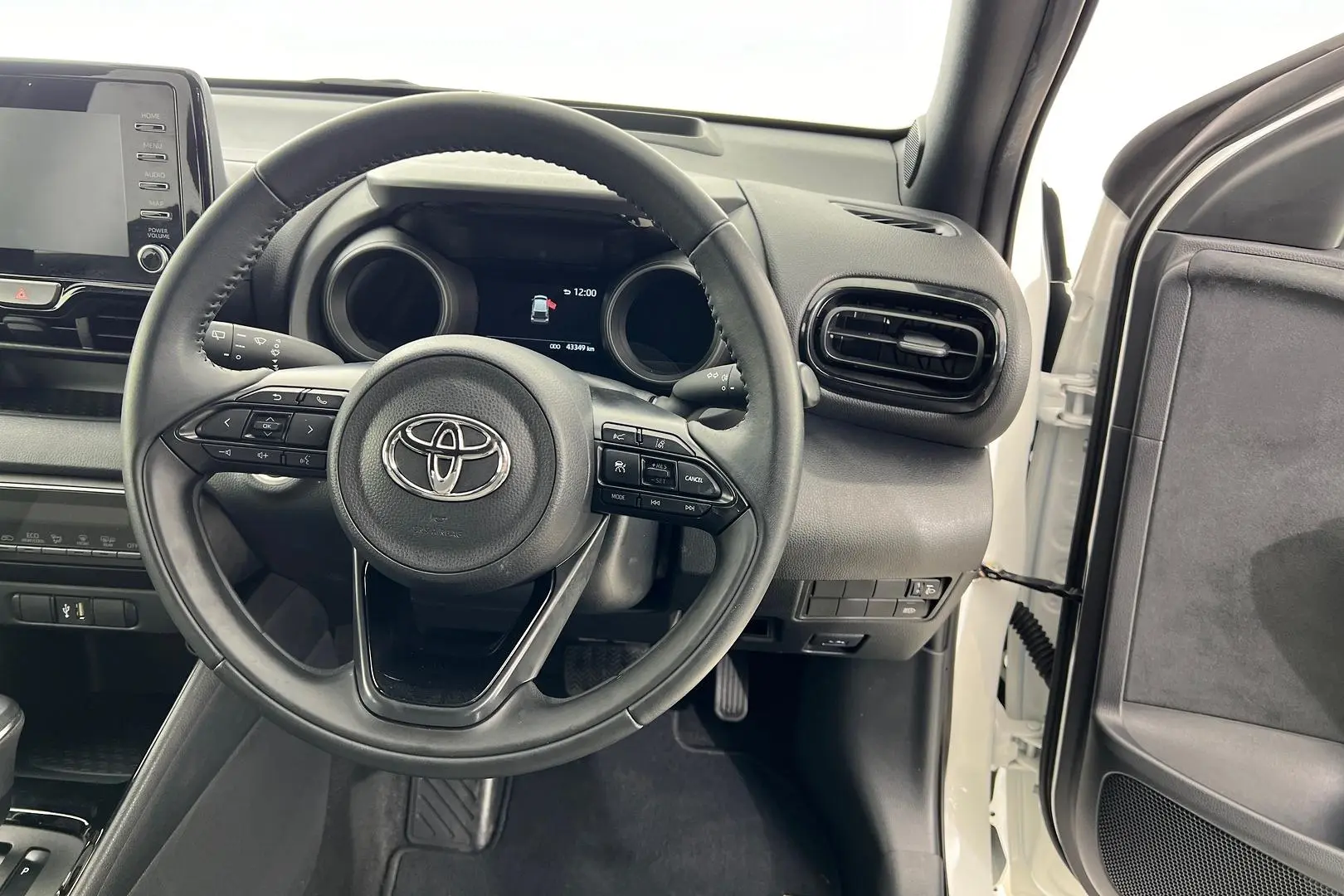 2023 Toyota Yaris Gallery Image 14