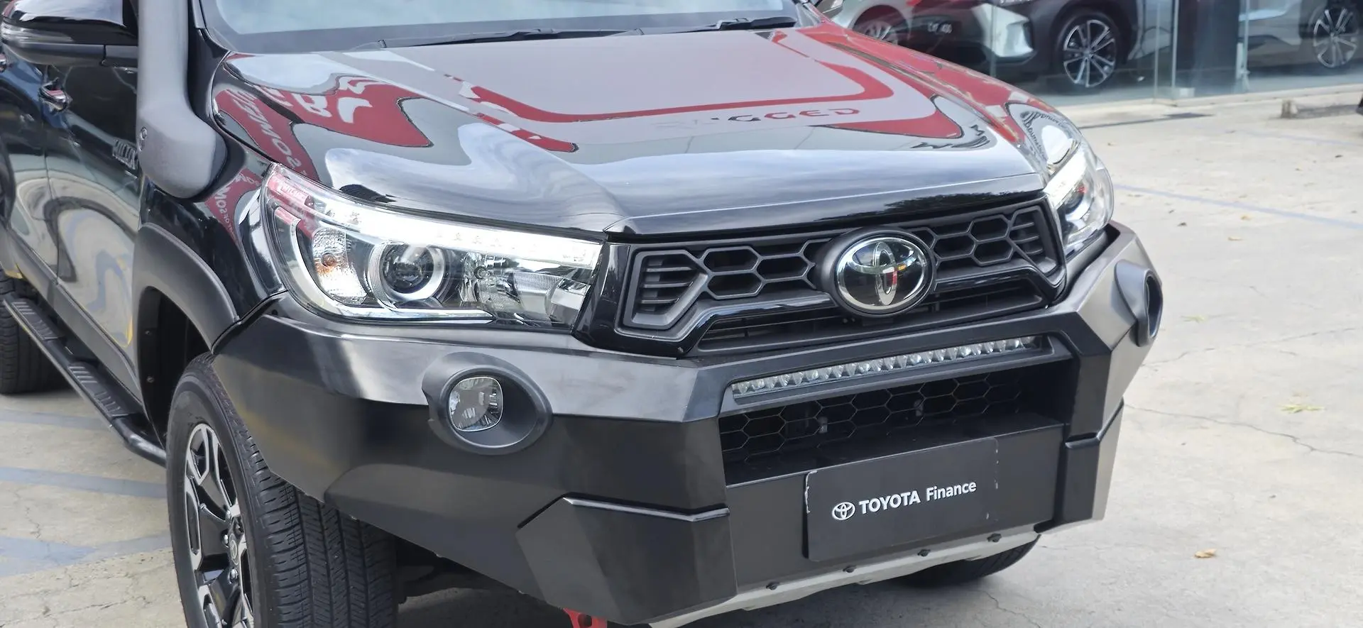 2020 Toyota Hilux Gallery Image 8