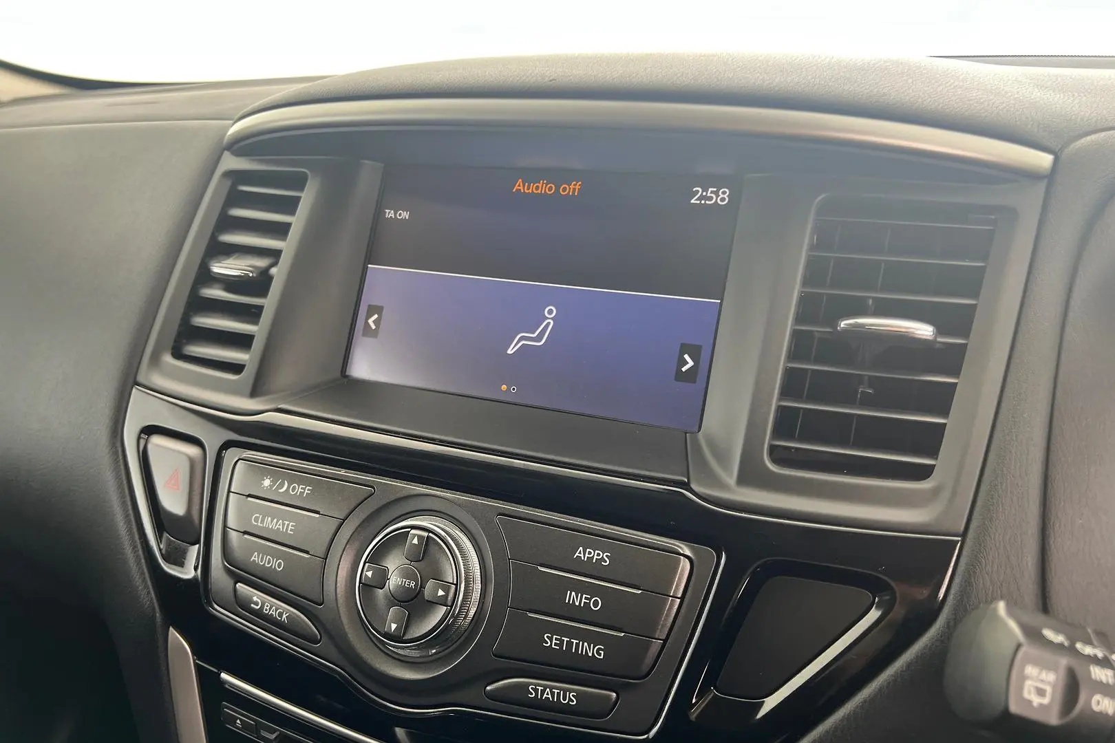 2017 Nissan Pathfinder Gallery Image 13