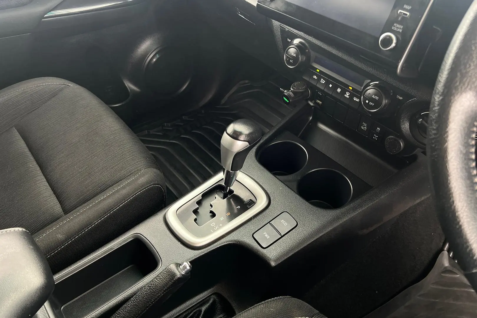 2022 Toyota Hilux Gallery Image 22