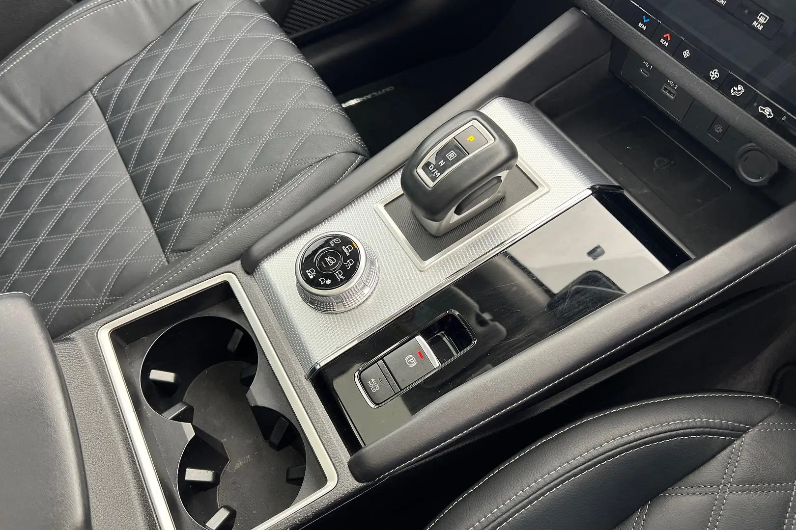 2022 Mitsubishi Outlander Gallery Image 14