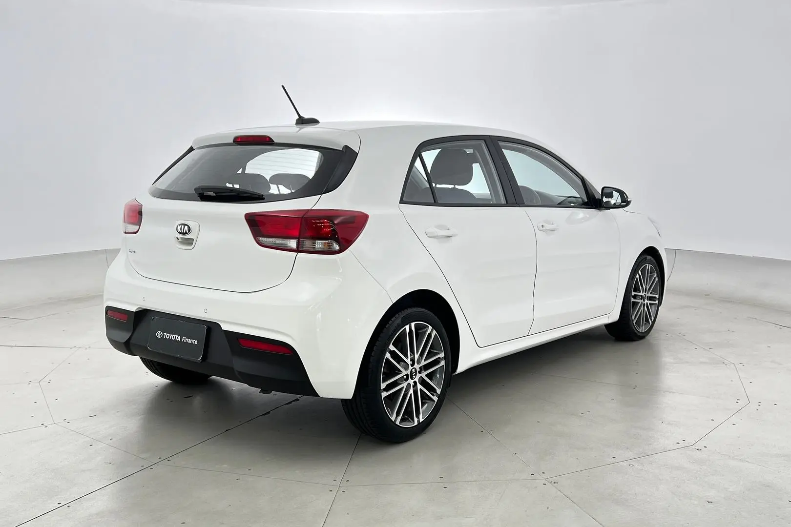 2019 Kia Rio Image 5