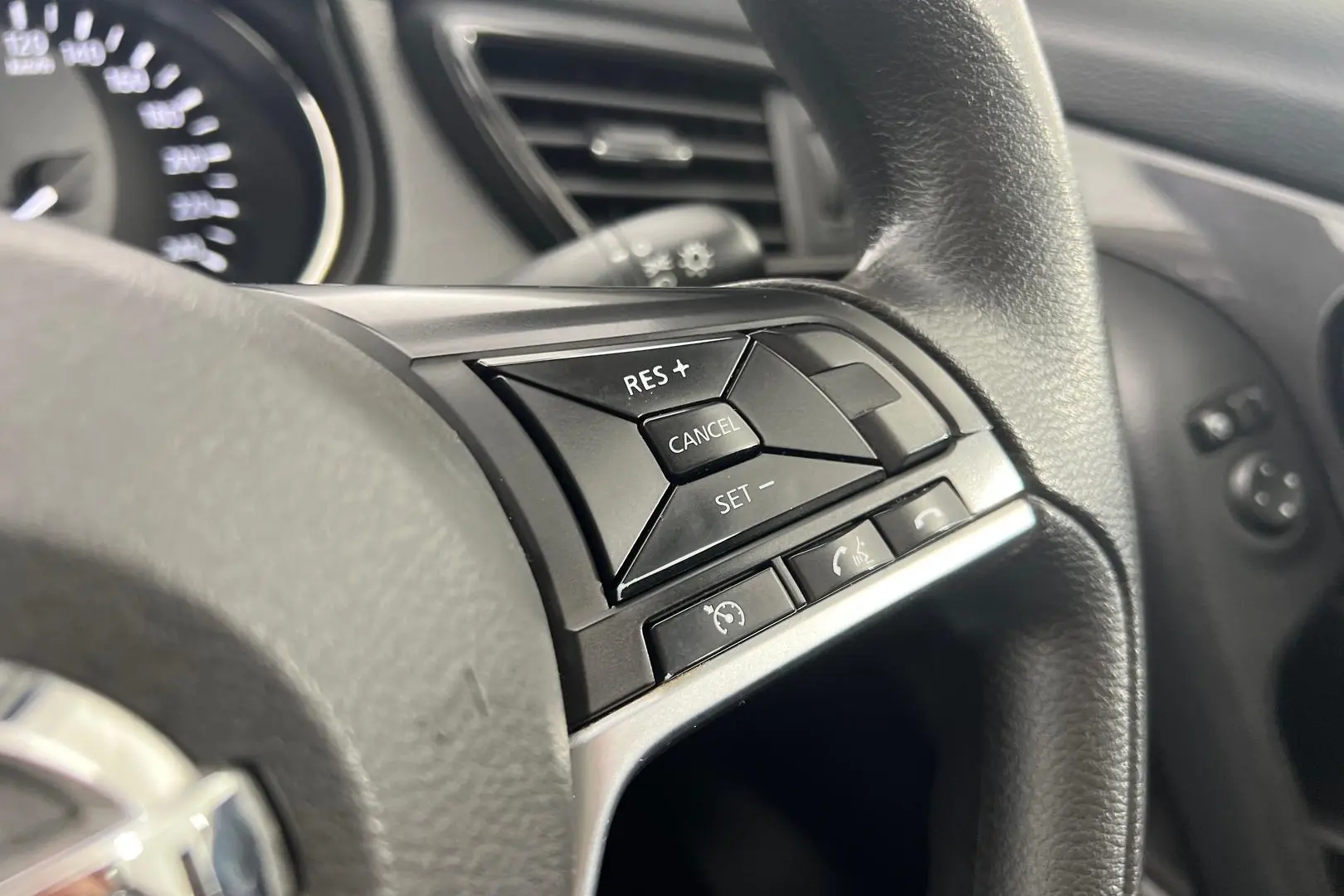 2017 Nissan X-TRAIL Gallery Image 22