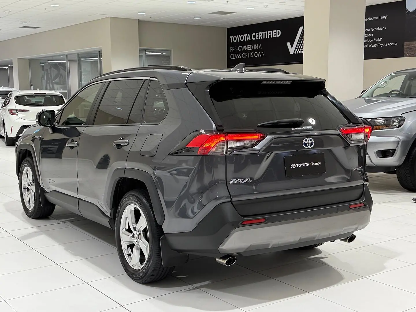 2021 Toyota RAV4 Gallery Image 8