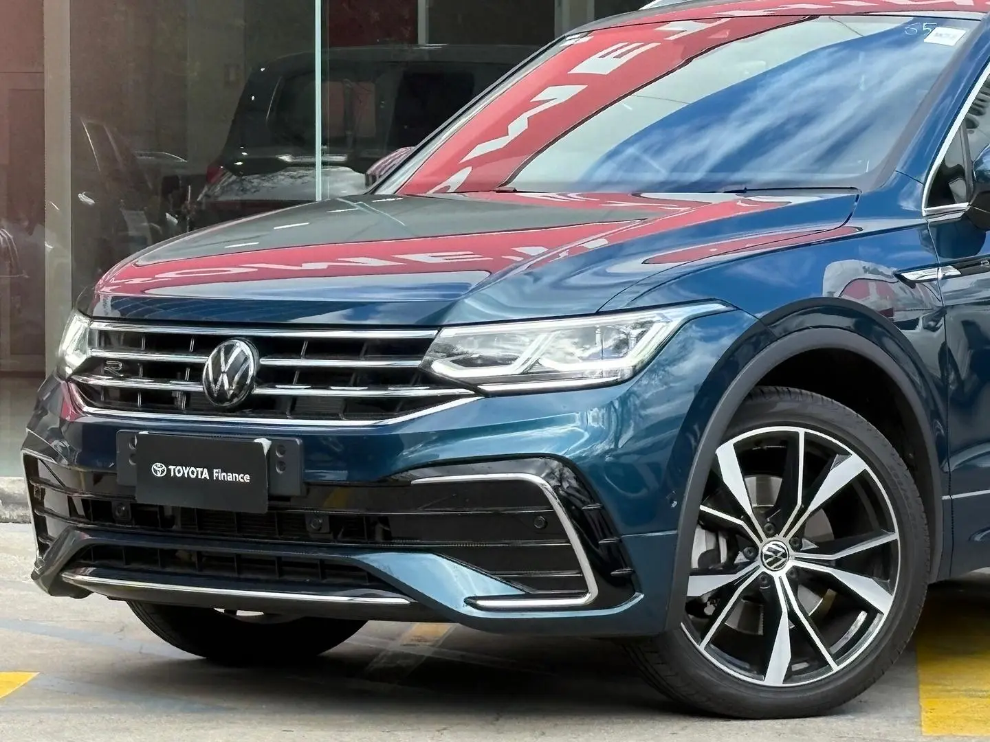 2023 Volkswagen Tiguan Gallery Image 6