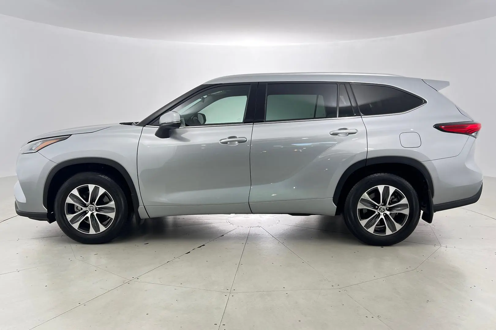 2021 Toyota Kluger Gallery Image 7