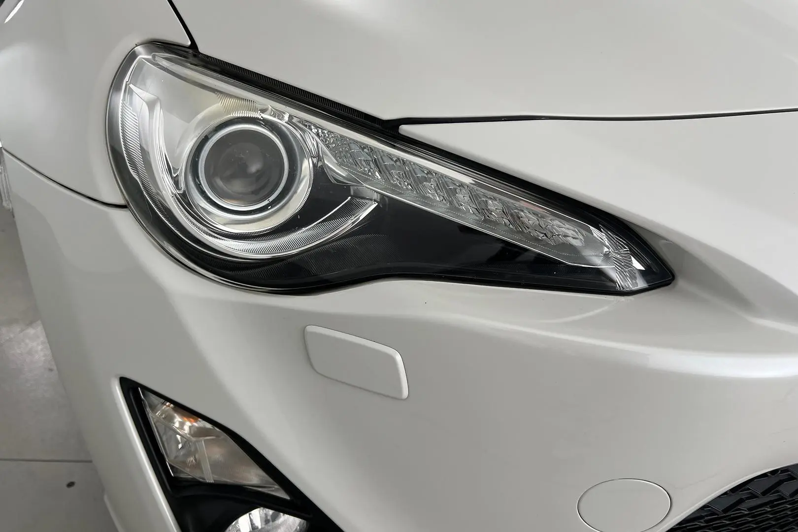 2015 Toyota 86 Gallery Image 2