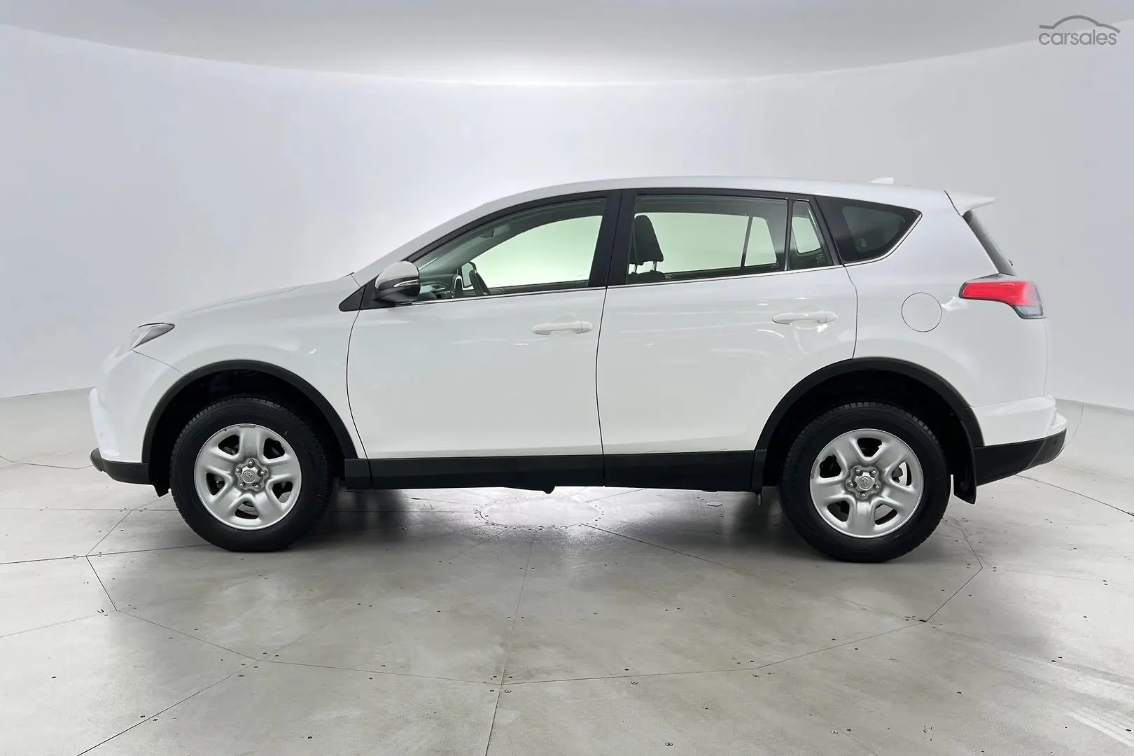 2019 Toyota RAV4 Image 5