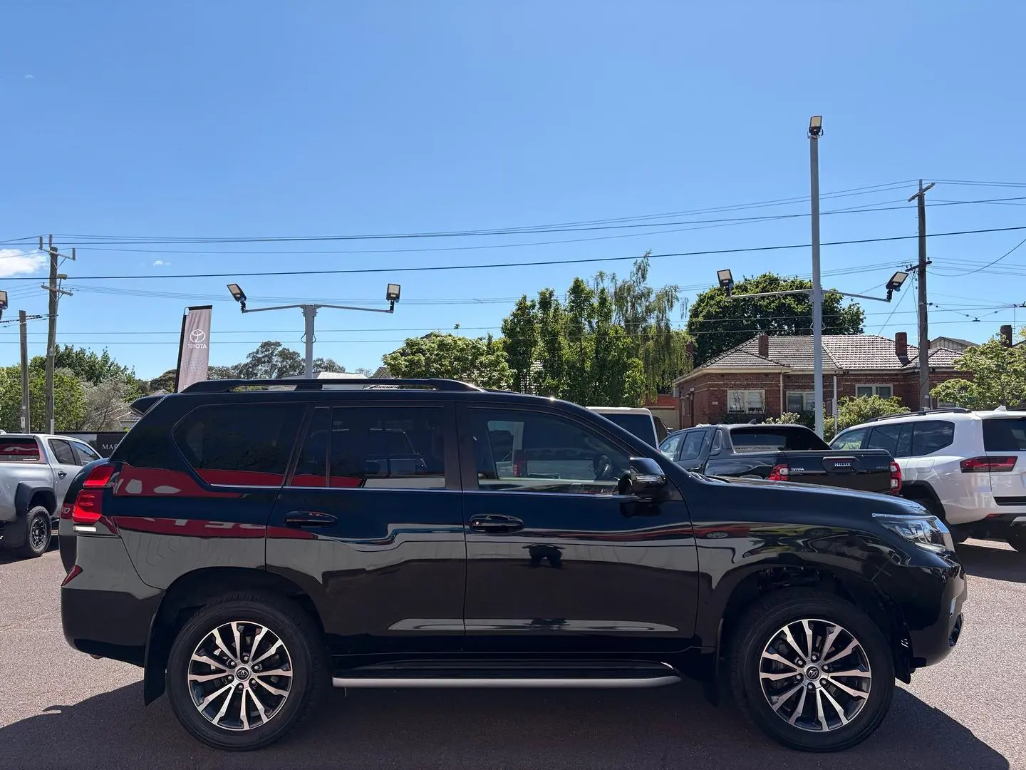 2022 Toyota Landcruiser Prado Gallery Image 3