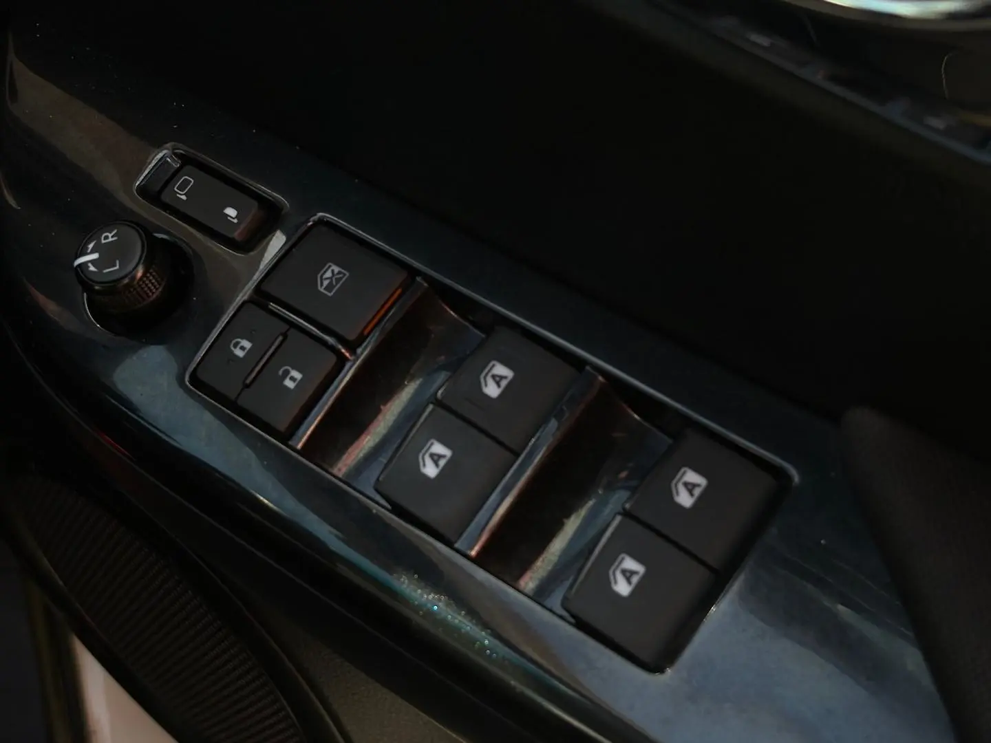 2022 Toyota Hilux Gallery Image 26