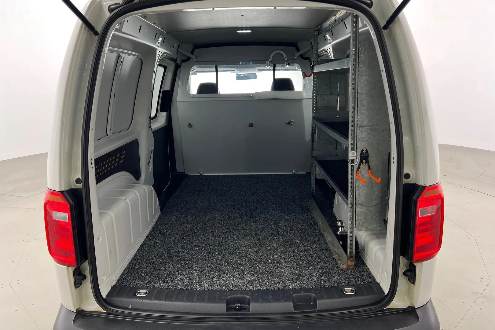 2018 Volkswagen Caddy Gallery Image 20