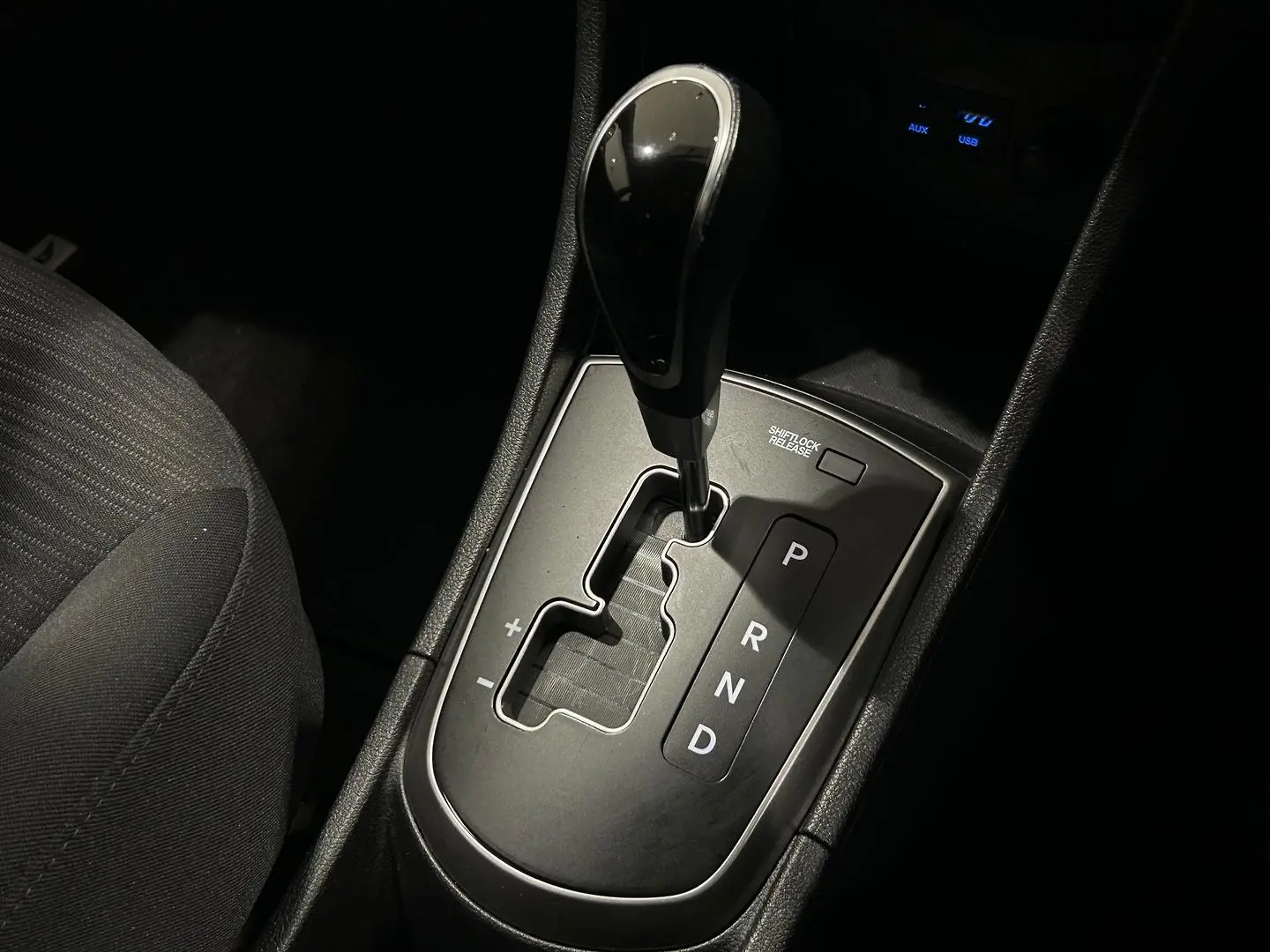2017 Hyundai Accent Gallery Image 15
