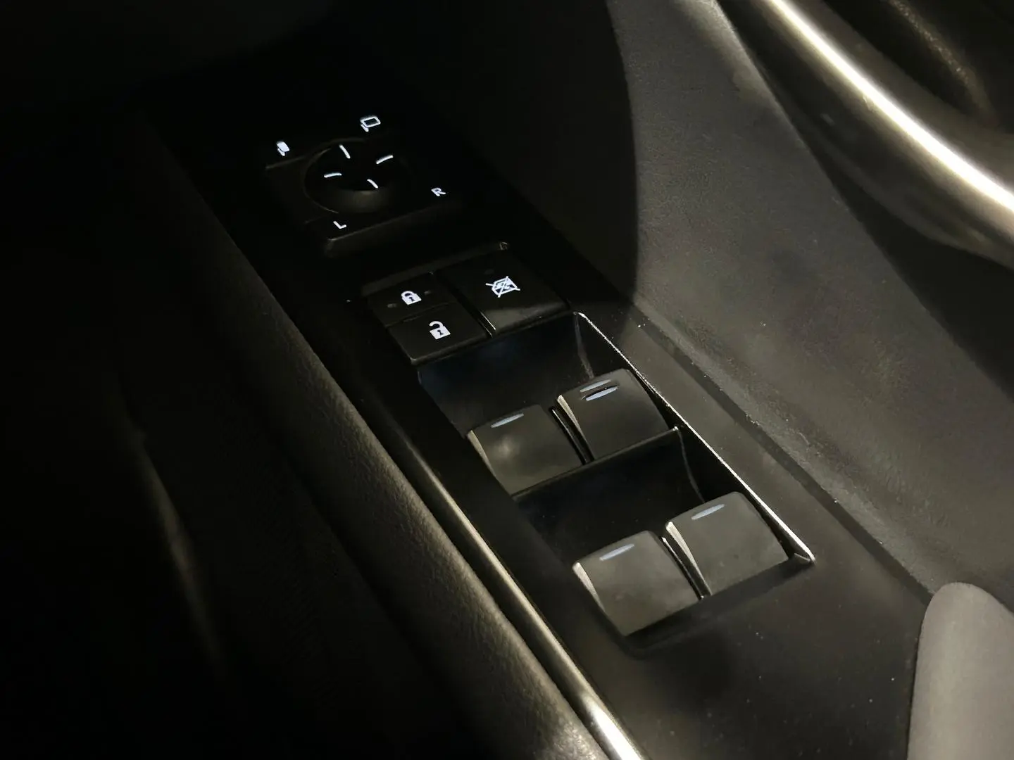 2023 Lexus UX Gallery Image 22