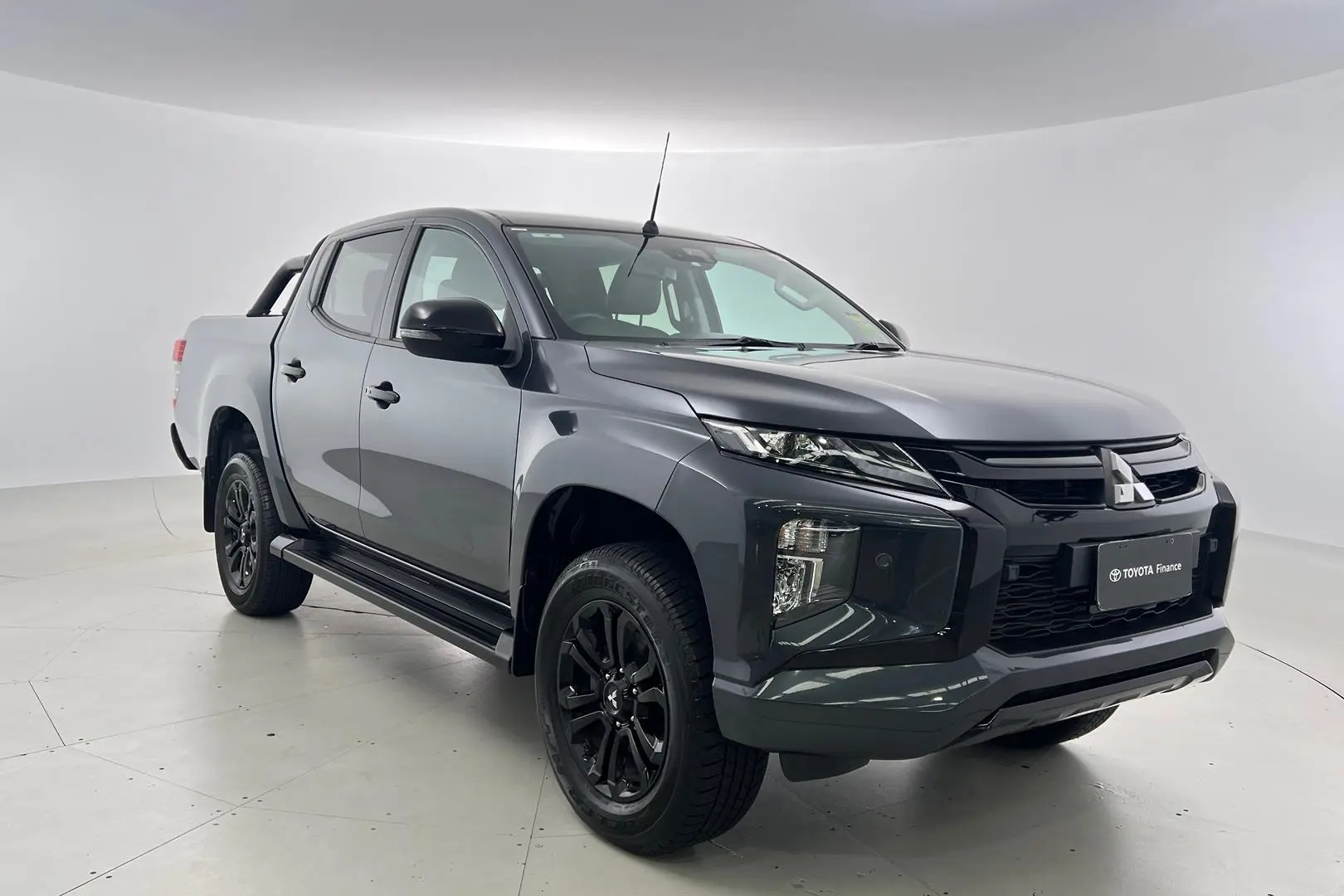 2022 Mitsubishi Triton Gallery Image 1