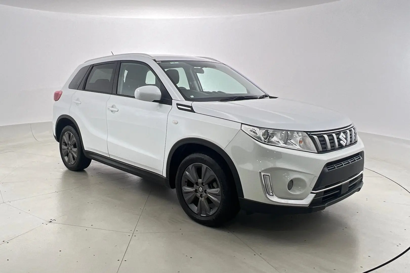 2020 Suzuki Vitara Gallery Image 1